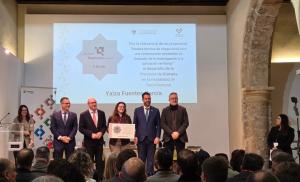 Entrega del premio a Yaiza Fuentes. 