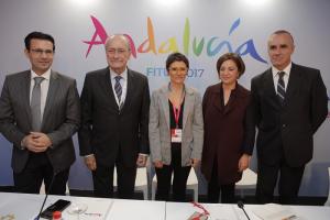 Los representantes municipales de Córdoba, Granada, Málaga y Sevilla y de la Junta, en Fitur.