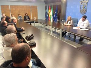 Reunión de la alcaldesa con empresarios de chiringuitos que se oponen a las mejilloneras.