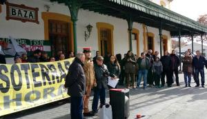 Un momento de la concentración en Baza. 