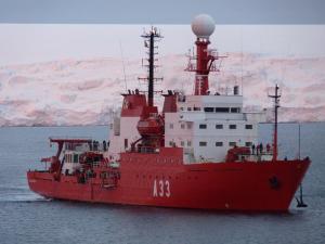 Hespérides (A-33), el barco que ha transportado a los investigadores a la Antártida