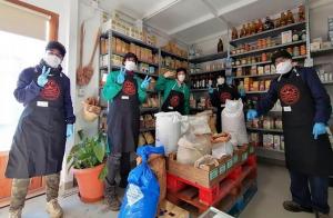 Miembros de Valle y Vega, con tienda en Churriana. 