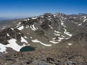 El Veleta, Mulhacén, Alcazaba y Laguna, desde el Caballo.