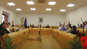 Momento de la votación en el pleno de Atarfe para la contratación externa de la ayuda a domicilio.