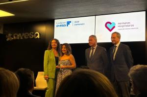Recogida del premio Emprendis otorgado por la Fundación Ayesa. 