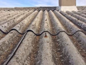 Algunos tejados son fuente habitual de amianto. 