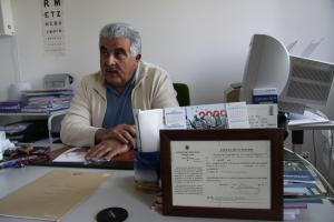 Antonio Aragón Orellana, en su despacho del centro de Salud de Nívar. 