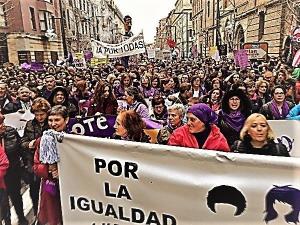 Una imagen de la histórica manifestación del 8M en Granada.