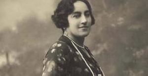 Ángela Ruiz Robles.