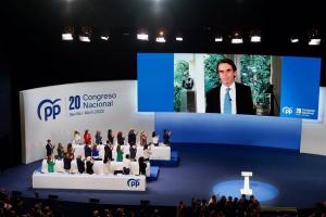 Imagen de la intervención de Aznar en el Congreso del PP que se celebra en Sevilla. 
