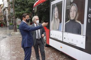 El alcalde y el concejal de Derechos Sociales, en la presentación de la campaña.