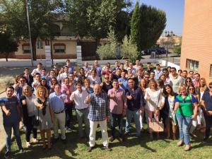 Sebastián Pérez con los jóvenes de Nuevas Generaciones.