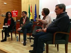 Cuenca, García y Entrena debaten durante la Conferencia Política moderados por la secretaria de Comunicación de la Ejecutiva Local.