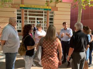 Cuenca, junto a vecinos afectados.