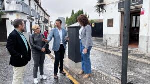Cuenca junto a concejales del PSOE en los acceso en Pagés.