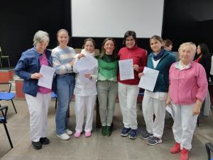 La alcaldesa con parte de estas trabajadoras.