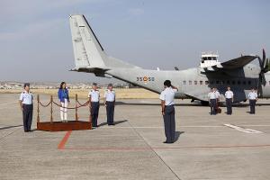 La ministra de Defensa, este lunes en la Base Aérea de Armilla.