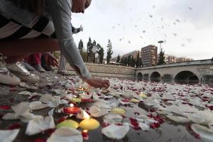 Imagen de archivo de la ceremonia en el embarcadero del Genil el Día del Pueblo Gitano.