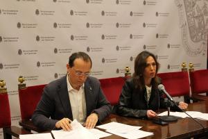 Rocío Díaz y Fernando Egea en una rueda de prensa.