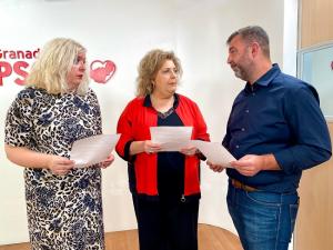 Fátima Gómez con Flor Almón e Ismael Padilla.