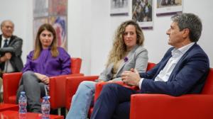 Pedro Fernández, junto a Patricia Carrasco y Juncal Gutiérrez.