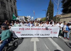 Representantes socialistas, en la manifestación de este sábado. 