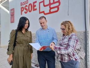 García Cerezo con representantes socialistas de las comarcas de Baza-Huéscar.