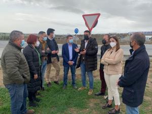 Representantes socialistas, este viernes en el entorno del futuro enlace.