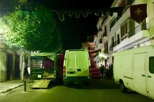 Una de las calles de Lanjarón durante la feria.