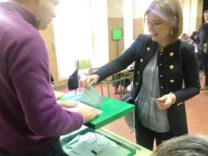 Mar Sánchez ha votado en el IES Miguel de Cervantes de la capital.