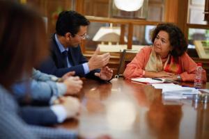 Cuenca habla con Pilar Aranda. 