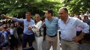 Alberto Núñez Feijóo, Juan Manuel Moreno, Marifrán Carazo y Francisco Rodríguez en el acto de campaña del 6 de mayo en el Parque Federico García Lorca. 