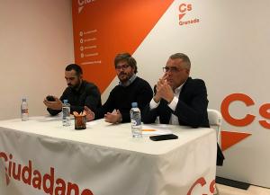 Hervías, en el centro, durante su intervención en la reunión de coordinadores.