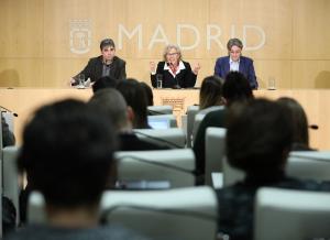 Manuela Carmena este lunes en rueda de prensa.