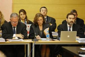 Isabel Nieto, en el estrado junto a los letrados, en el primer día del juicio en febrero.