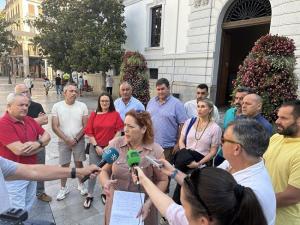 Mari Carmen Pérez, con representantes de U