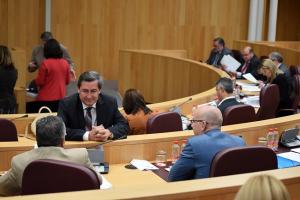 Entrena conversa con los diputados de Ciudadanos.