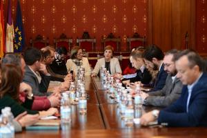 Encuentro de los delegados de la Junta con los alcaldes del Poniente.