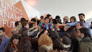 Juan Marín atiende a la prensa. 
