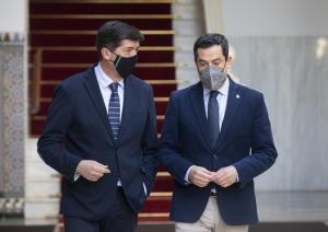 Juan Marín y Juan Manuel Moreno, la pasada semana en el Parlamento.