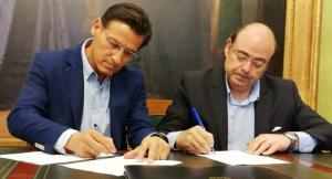 Luis Salvador y Sebastián Pérez firman el jueves el reparto de áreas municipales.