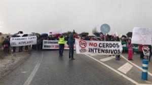 Protesta celebrada en Cuevas del Campo contra la macrogranja.