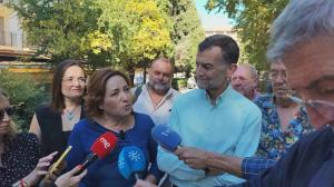 Antonio Maíllo con Mari Carmen Pérez y otros representantes de IU en Granada. 