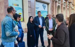Los portavoces de PSOE, IU y Conecta Maracena, con otros representantes de sus grupos, este lunes.