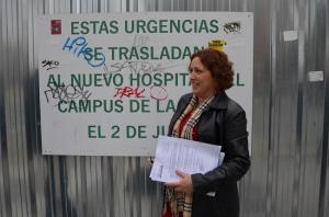 María del Carmen Pérez, este jueves en el Hospital de Traumatología.