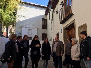 Los concejales y diputados del PP en la visita a la Casa Molino Ángel Ganivet.
