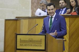 Moreno, investido presidente de la Junta de Andalucía de la XII legislatura, en el Pleno del Parlamento, este jueves