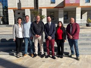 Noel López con el alcalde de Salobreña y los ediles socialistas.