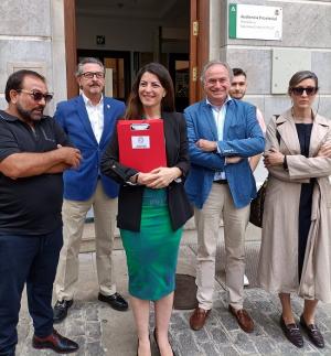 Macarena Olona antes de registrar la candidatura de Caminando Juntos al Congreso y al Senado por Granada.