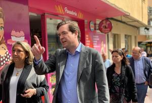 Los candidatos del PP en su visita a Almuñécar.